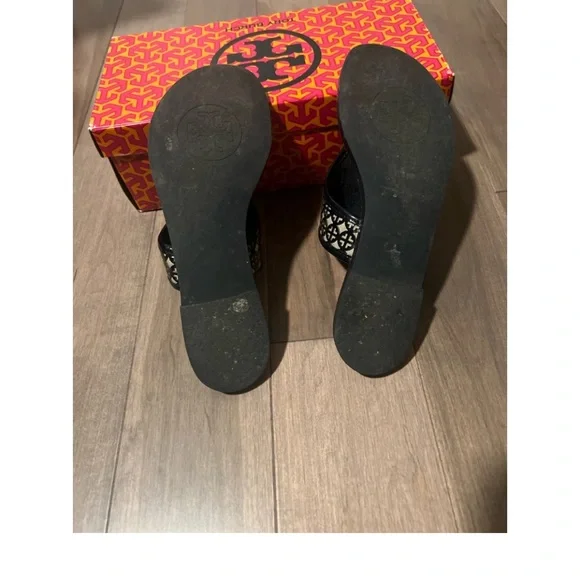Women’s Tory Burch leather flats - Picture 2 of 3